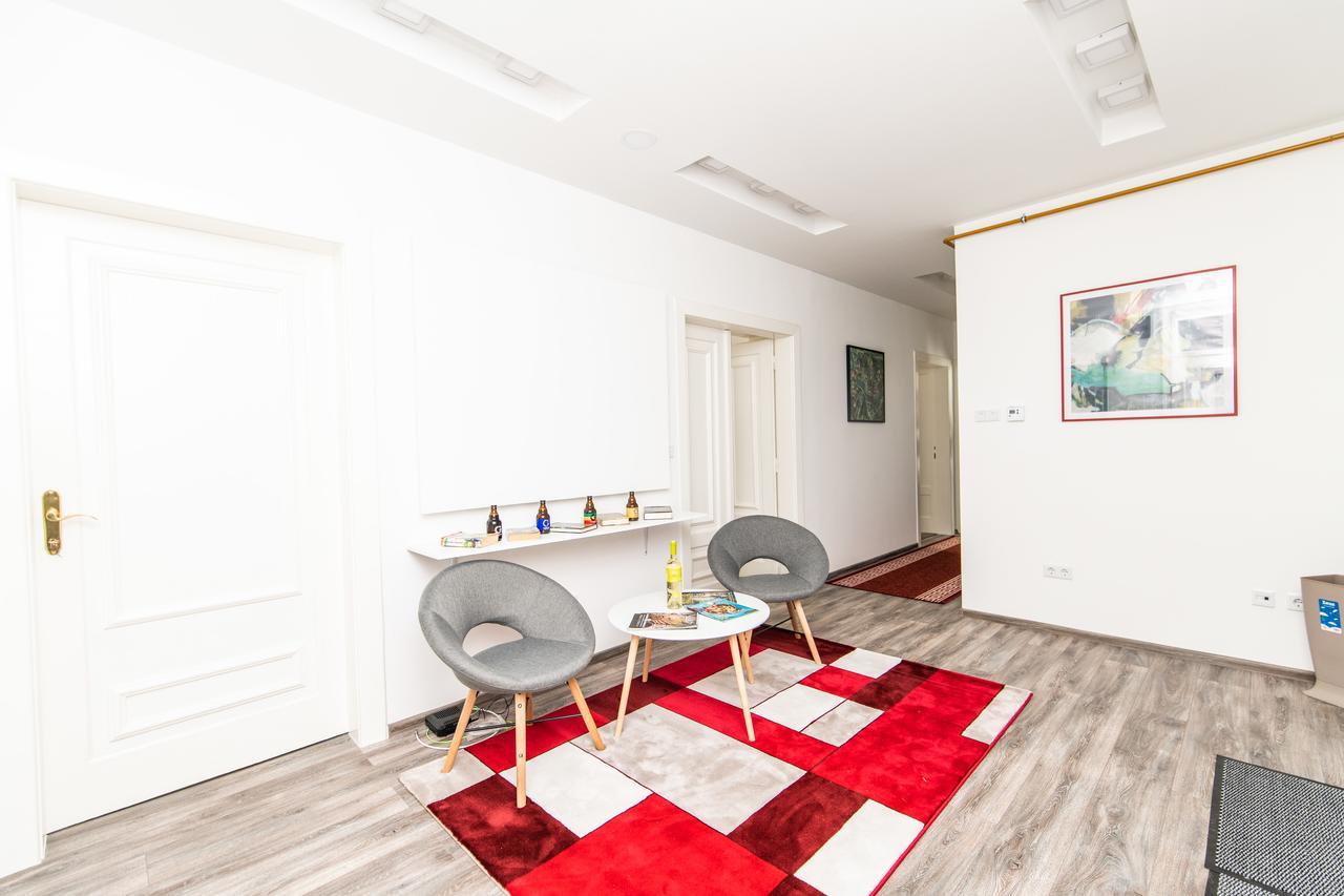 Modern Apartment In The Heart Of The City Center! Sarajevo Eksteriør bilde